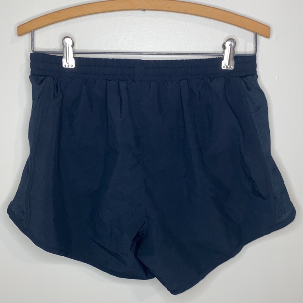 🐛Black Under Armour Orlando Florida shorts! - Picture 5 of 8